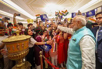 ரஷியாவில் பிரதமா் மோடிக்கு உற்சாக வரவேற்பு: அதிபா் புதினுடன் இன்று பேச்சு