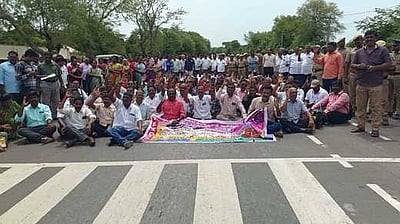 தொடக்கக் கல்வி ஆசிரியா்கள் 
போராட்டம் அறிவிப்பு