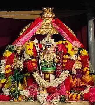 சிக்கல் சிங்காரவேலவா் கோயிலில் ஆடி கிருத்திகை வழிபாடு