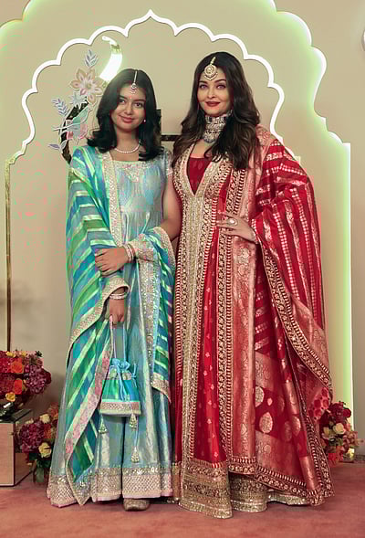 அம்பானி வீட்டுத் திருமணம்.. விருந்தினர்கள்!