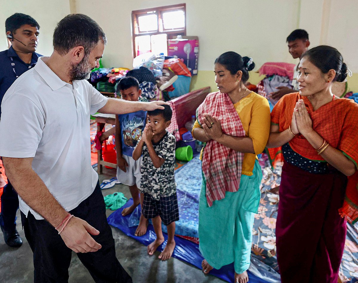 மணிப்பூரில் ராகுல்! வன்முறையால் பாதிக்கப்பட்டவர்களிடம் பேசினார்!!