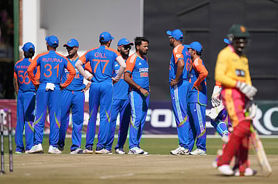 சுழற்பந்துவீச்சாளர்கள் அசத்தல்; இந்தியாவுக்கு 116 ரன்கள் இலக்கு!