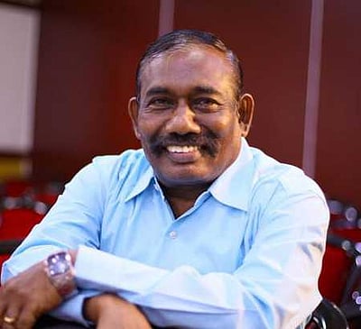 கணிதத்தில் புதிய தேற்றத்தைக் கண்டுபிடித்த மதுரை கல்வியாளா்