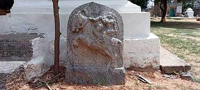 செஞ்சி அருகே 15-ஆம் நூற்றாண்டு நடுகல் கண்டெடுப்பு