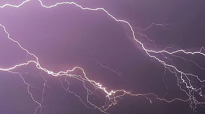 பிகாரில் மின்னல் தாக்கி 9 பேர்  பலி!