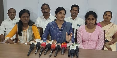 ராணுவப் பாதுகாப்புடன் வெளியேறினோம்:
வங்கதேசத்திலிருந்து திரும்பிய மாணவிகள் பேட்டி