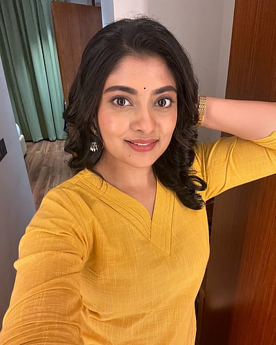 சந்தனக் காற்றே... அம்மு அபிராமி!