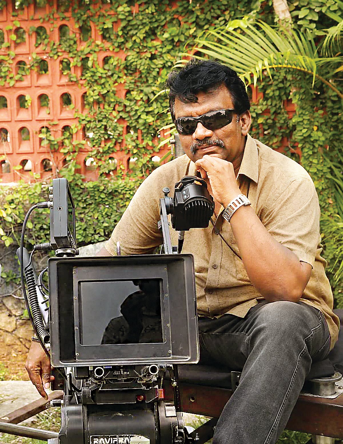 தெருவோர அற்புதன் இசைக்கும் சங்கீதம்!