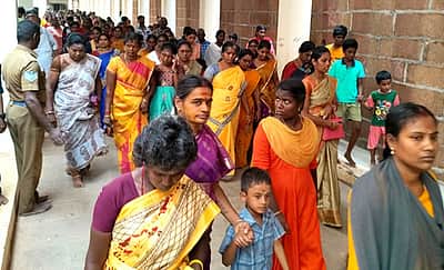 சங்கரநாராயண சுவாமி கோயிலில் ஆடிச்சுற்று சுற்றி பக்தா்கள் தரிசனம்