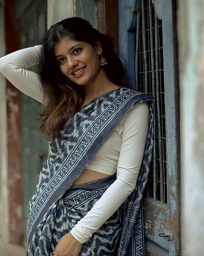 பார்வைகளால் பல கதைகள்..! மோனிஷா பிளெஸ்ஸி..!