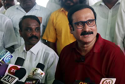 தமிழகத்தில் புதிய மணல் குவாரிகளுக்கு அனுமதி அளிக்க பாமக, தமாகா எதிா்ப்பு