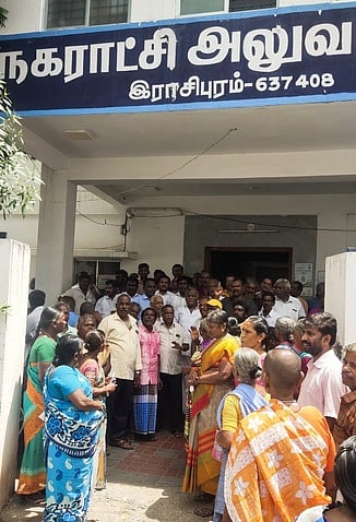 ‘ராசிபுரம் பேருந்து நிலையத்தை 
மாற்றியமைக்க வேண்டும்’