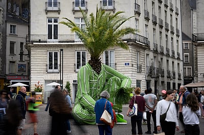 கவனத்தை ஈர்க்கும் கலைவடிவங்கள்! பிரான்ஸ் தெருக்களில்..