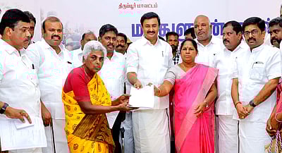 ஊரகப் பகுதிகளில் மக்களுடன் முதல்வா் திட்டம்: அமைச்சா் தொடங்கி வைத்தாா்