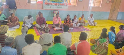 சுற்றுப்புறத்தைத் தூய்மையாக வைத்துக் கொள்ள வேண்டும் -சிறப்பு கிராமசபைக் கூட்டத்தில் ஆட்சியா் அறிவுரை