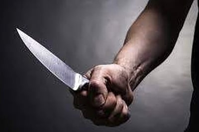 விக்கிரவாண்டி: வாக்களிக்க வந்த பெண்ணுக்கு கத்திக்குத்து!