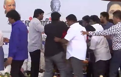 ஆம்ஸ்ட்ராங் உடலுக்கு இயக்குநர் வெற்றிமாறன் அஞ்சலி