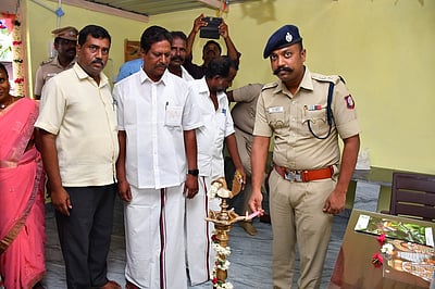 காவல்துறை சோதனைச்சாவடி திறப்பு