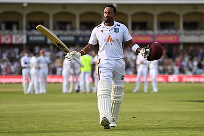 கவெம் ஹாட்ஜ் சதம்: மேற்கிந்தியத் தீவுகள் 457 ரன்கள் சோ்ப்பு