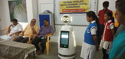 கும்பகோணம் நேஷனல் வித்யாலயா பள்ளியில் ‘ரோபோ’ ஆசிரியை அறிமுகம்