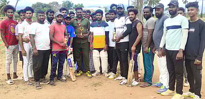 இலங்கைத் தமிழா் மறுவாழ்வு முகாமில் கிரிக்கெட் போட்டி