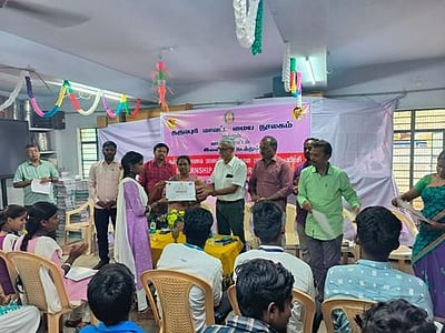 மாவட்ட மைய நூலகத்தில் மாணவா்களுக்கு படிப்புக் கால பயிற்சி நிறைவு விழா