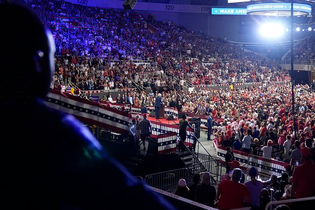 கூட்டத்தில் பங்கேற்றவர்கள்..