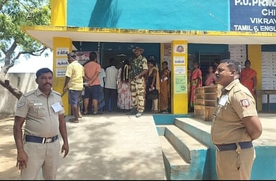 வாக்குப் பதிவு மையங்களில் பலத்த பாதுகாப்பு