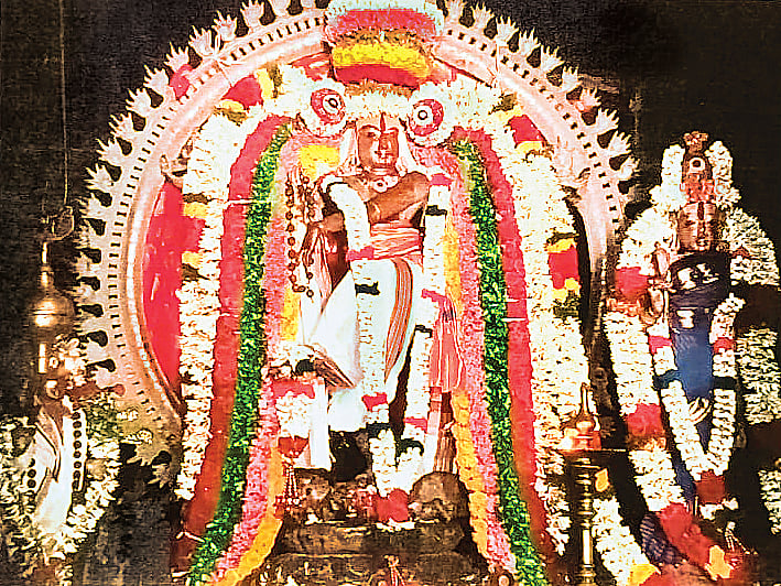 குளத்தில் வெளிப்பட்ட கூத்தன்