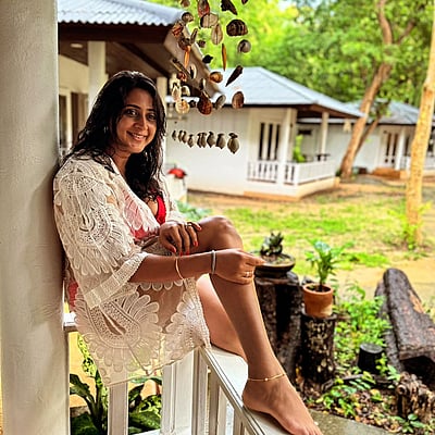 சப்தங்கள், குழப்பங்களிலிருந்து வெகு தூரத்தில்...! கனிகா!