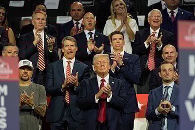 கடவுள் என் பக்கம்தான் இருக்கிறார்: தாக்குதலுக்குப் பிறகு பங்கேற்ற பிரசாரத்தில் டிரம்ப்