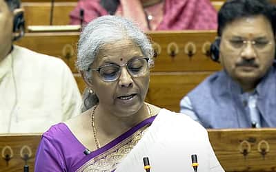 தோல், ஆயுத்த ஆடைகளுக்கான வரி குறைப்பு: நிதியமைச்சர்!