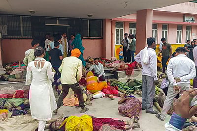 உ.பி.: ஹாத்ரஸ் நகரில் கூட்ட நெரிசலில் சிக்கி 116 பேர் பலி