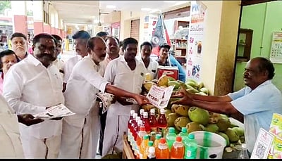 அதிமுகவினா் போதைத் தடுப்பு
விழிப்புணா்வு பிரசாரம்