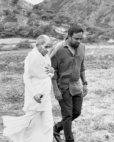 இளையராஜாவுடன் இயக்குநர் அருண் மாதேஸ்வரன்! 