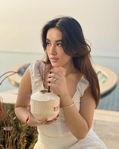 எந்நேரமும்... அதிதி புத்ததோகி!