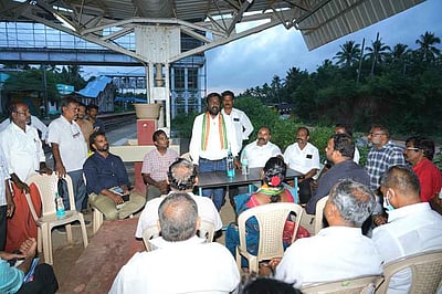 இரணியல் ரயில் நிலையத்தில்
விஜய்வசந்த் எம்.பி. ஆய்வு