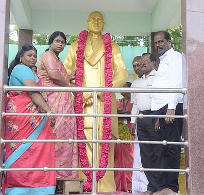 கவிமணி தேசிக விநாயகம் பிள்ளை பிறந்த நாள்: சிலைக்கு மாலை அணிவிப்பு