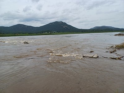 மேட்டூா் அணையின் நீா்மட்டம் 
ஒரே நாளில் 6.93 அடி உயா்வு