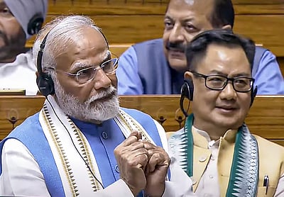 பொய்யான குற்றச்சாட்டுகளை தாங்கிக் கொண்டு படைகளைப் பலப்படுத்துகிறோம்: மோடி