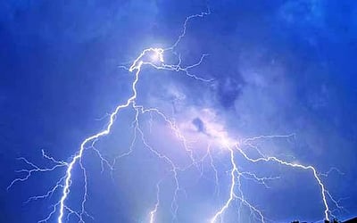 சத்தீஸ்கர்: பயிற்சி மையத்தில் மின்னல் தாக்கி 2 சிஆர்பிஎஃப் வீரர்கள் பலி