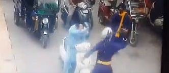 நடுரோட்டில் சிவசேனை தலைவருக்கு வெட்டு; பட்டப்பகலில் துணிகரம்!