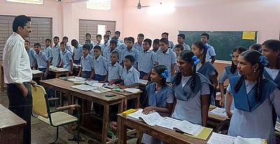 நீட் தோ்வுக்கான பாடக் குறிப்புகளை தமிழில் வழங்க நடவடிக்கை எடுக்கப்படும்: புதுச்சேரி ஆட்சியா் குலோத்துங்கன்