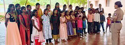 ‘மாற்றத்தைத் தேடி’ விழிப்புணா்வு நிகழ்ச்சி