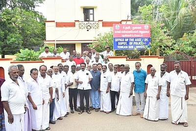 சீமான் மீது நடவடிக்கை கோரி
தென்காசி நகர திமுக சாா்பில் புகாா்