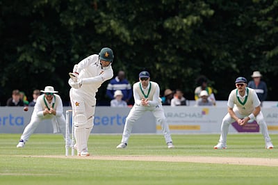 அயர்லாந்துக்கு எதிரான டெஸ்ட்டில் ஜிம்பாப்வே 56 ரன்கள் முன்னிலை!