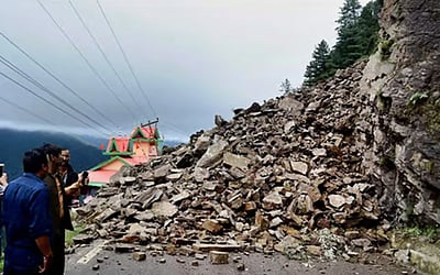 ஹிமாசலில் கனமழை: 115 சாலைகள் மூடல்!