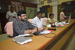 29 மாற்றுத் திறனாளிகளுக்கு ரூ.33.75 லட்சத்தில் நலத்திட்ட உதவிகள்: ஆட்சியா் வழங்கினாா்