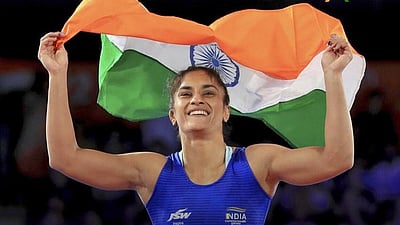 அரையிறுதிக்கு முன்னேறினார் வினேஷ் போகத்!