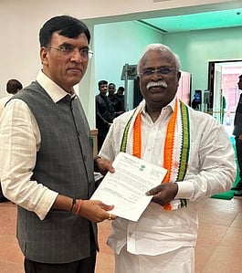 பீடி தொழிலாளா்களின் ஓய்வூதியத்தை ரூ.6,000 ஆக உயா்த்தக் கோரி மனு